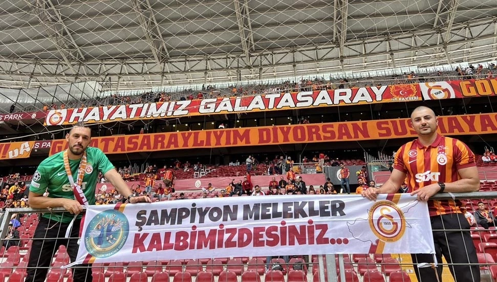 ‘Şampiyon Melekler Kalbimizdesiniz’