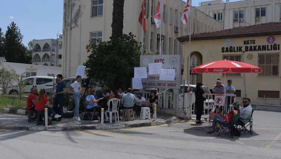 Thalassemia hastaları, oturma eylemi başlattı: Güvendiğimiz ve tedavimize iyi yanıt veren ilaçlar kullanmak istiyoruz