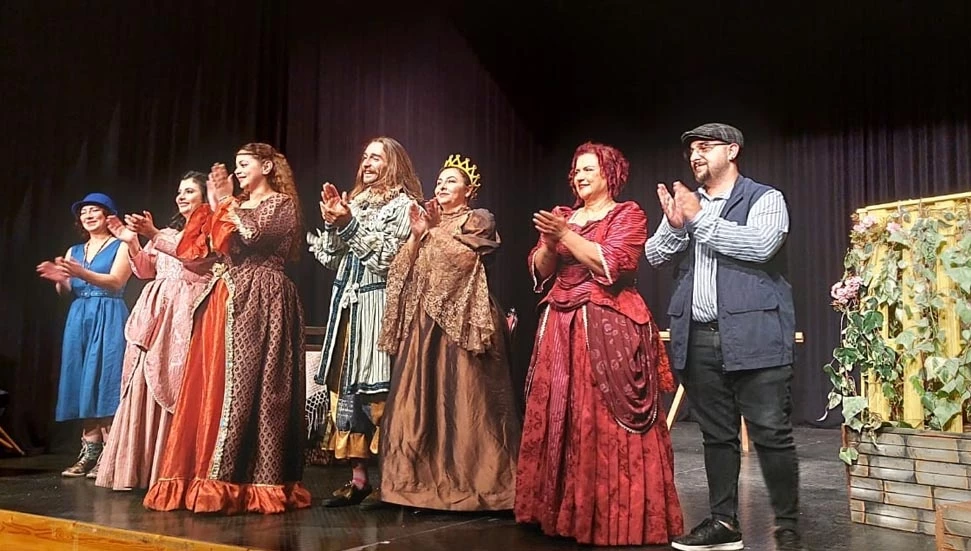 “Shakespeare’in Şen Kadınları” Girne’de sahnelendi