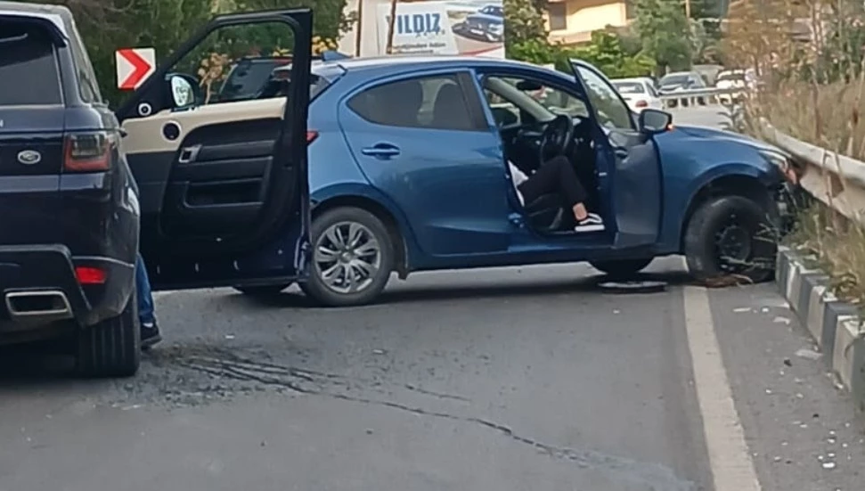 Boğaz’da kaza: Çok sayıda araç uzun kuyruklar oluşturdu, trafik kilitlendi