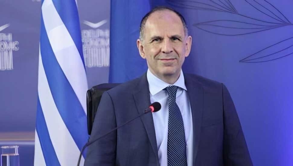 Yunan Dışişleri Bakanı Rum-Yunan koordinasyonu için Güney Kıbrıs’ta