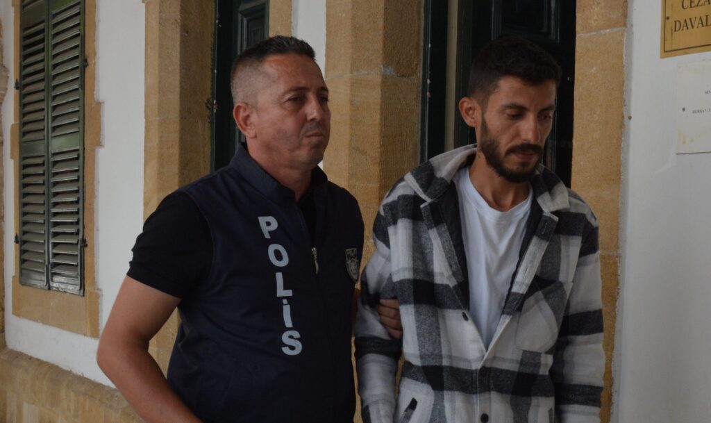 Misafir olarak gitti arkadaşının parasını çaldı!