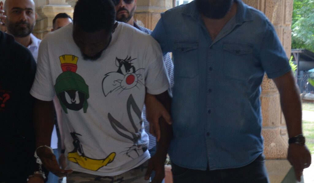 Uyuşturucu operasyonunda tutuklanan zanlı ve kız arkadaşı 2 gün tutuklu kalacak!