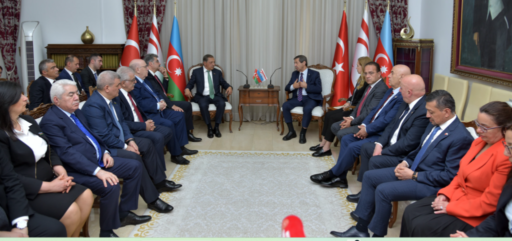 Dışişleri Bakanı Ertuğruloğlu, Türkiye ve Azerbaycan Parlamentoları Dostluk Grupları heyetini kabul etti