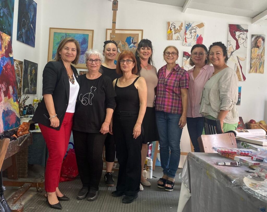 Kültür Dairesi Müdürü Zaimağaoğlu, sanatçıları atölyelerinde ziyaret ediyor