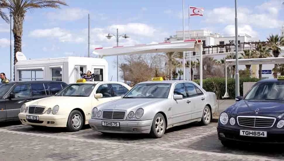 Rum taksiciler, Larnaka’daki yolcuların yüzde 9’unu Kıbrıslı Türk taksicilerin taşımasından “şikayetçi”