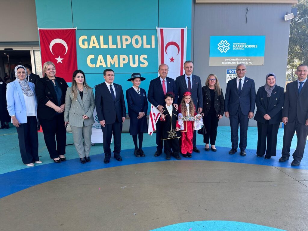 Tatar, Sydney’deki Türk eğitim kurumlarından Maarif Okullarını ziyaret etti