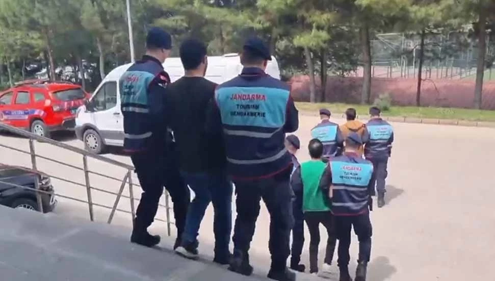 Türkiye’nin 20 ilinde uyuşturucu operasyonu: 366 gözaltı