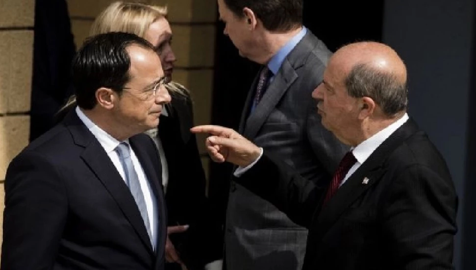 Yunan Dışişleri Bakanı Yerapetridis’ten KKTC ve Güney Kıbrıs’a mesaj: Derhal masaya otursunlar