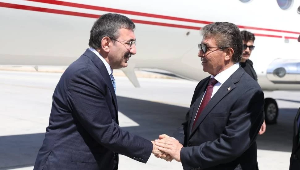 Cevdet Yılmaz temaslarını tamamlayarak adadan ayrıldı