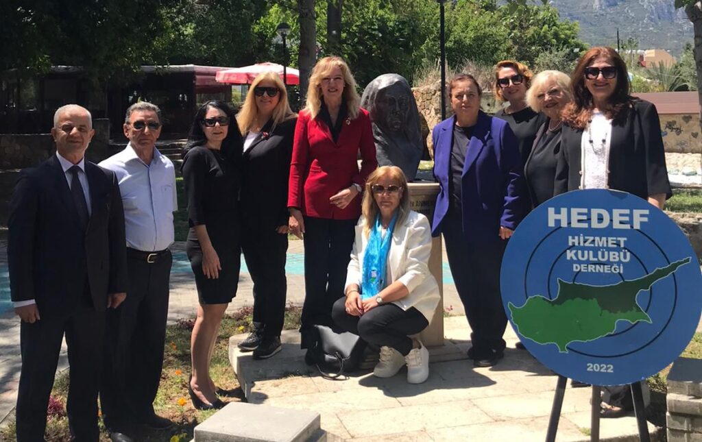 Zübeyde Hanımın büstünün çevresine peyzaj çalışması yapıldı