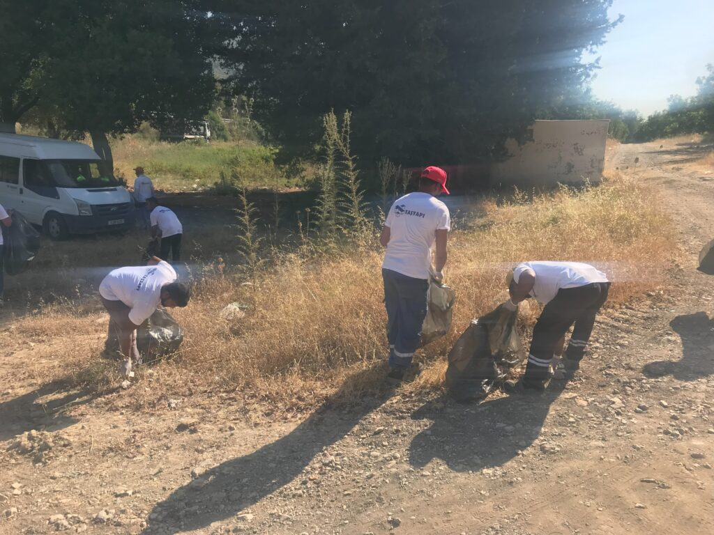 T&T ve Taşyapı, Boğaz piknik alanını temizledi