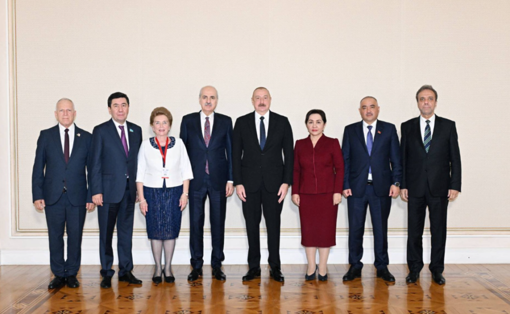 Töre, TÜRKPA’ya katılan konuk heyetler ile birlikte Aliyev tarafından kabul edildi