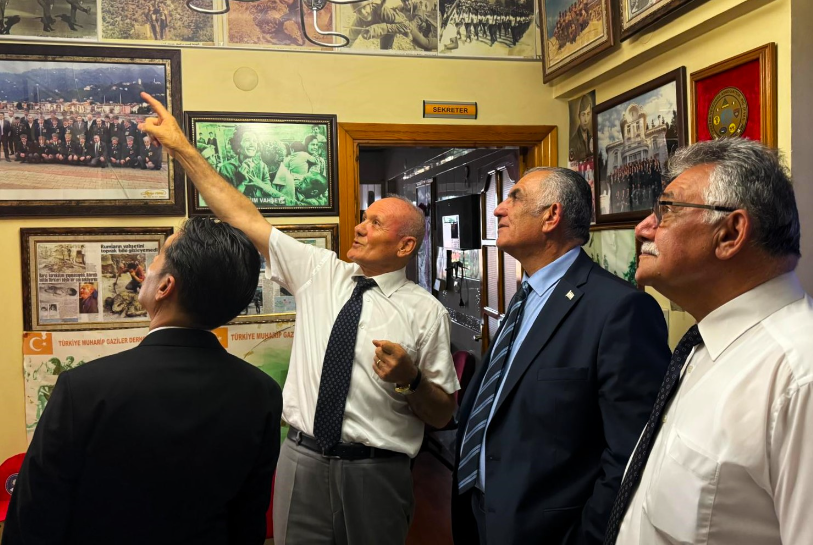 Çavuşoğlu Trabzon’da Gazeteciler Cemiyeti ve Muharip Gaziler Derneği Trabzon Şubesi’ni ziyaret etti