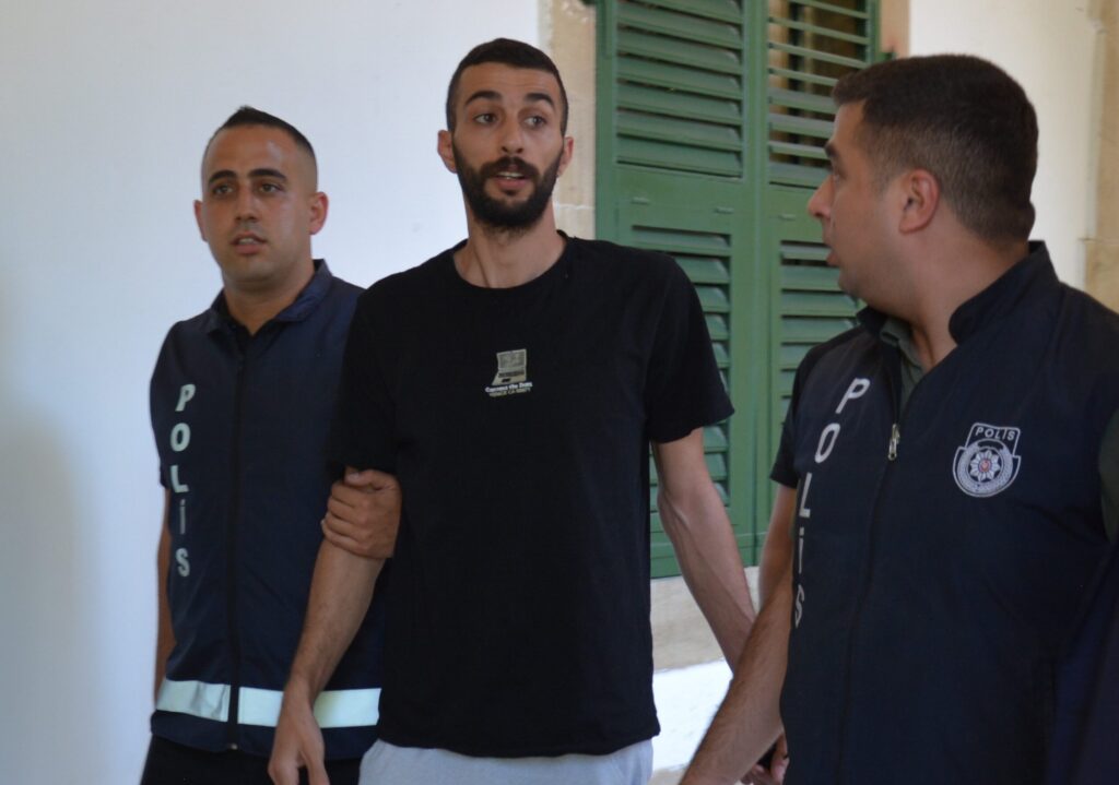 Arkadaşını araba mevzusu nedeniyle darp etti!