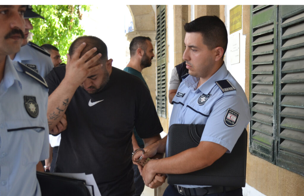 Dolandırıcılık suçundan onlarca kez hüküm giyen Erdi Konyalıoğlu yine rahat durmadı