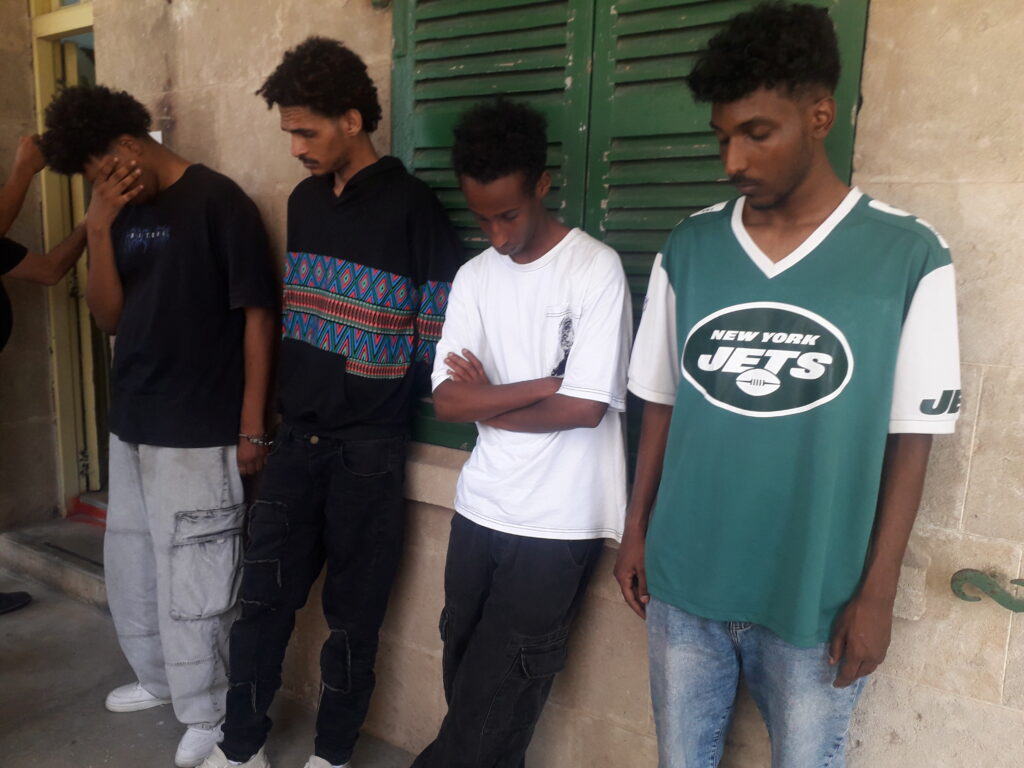 “Zaten miktar çok az, ben ciğerlerimi temizlemek için içiyorum”