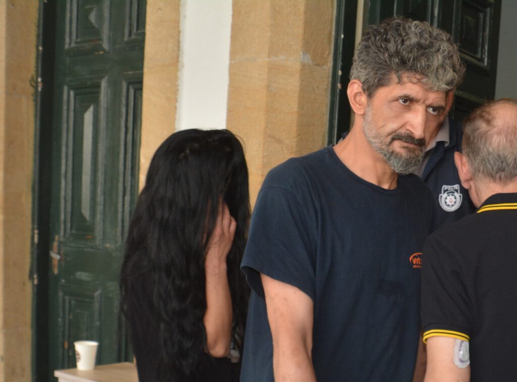 Narkotikten kaçarken kaza yaptılar