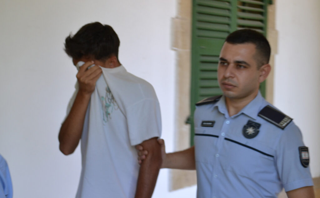 Ercan’da uyuşturucu madde içeren kraşer bulunması üzerine tutuklandı!