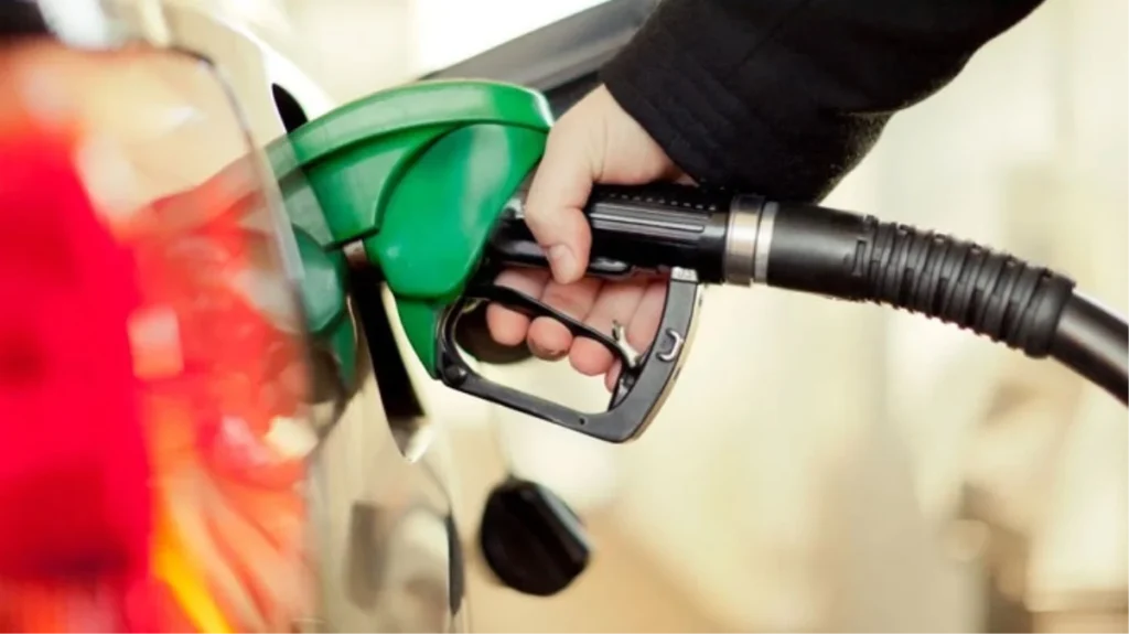 Türkiye’de ertelenen motorin ve benzin zammı, daha yüksek bir rakamla pompaya yansıyacak