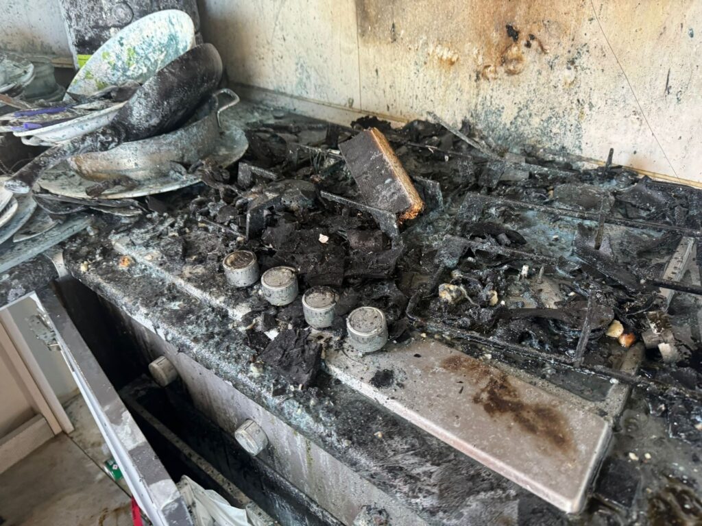 Lefkoşa’da ocakta unutulan tencere yangına neden oldu