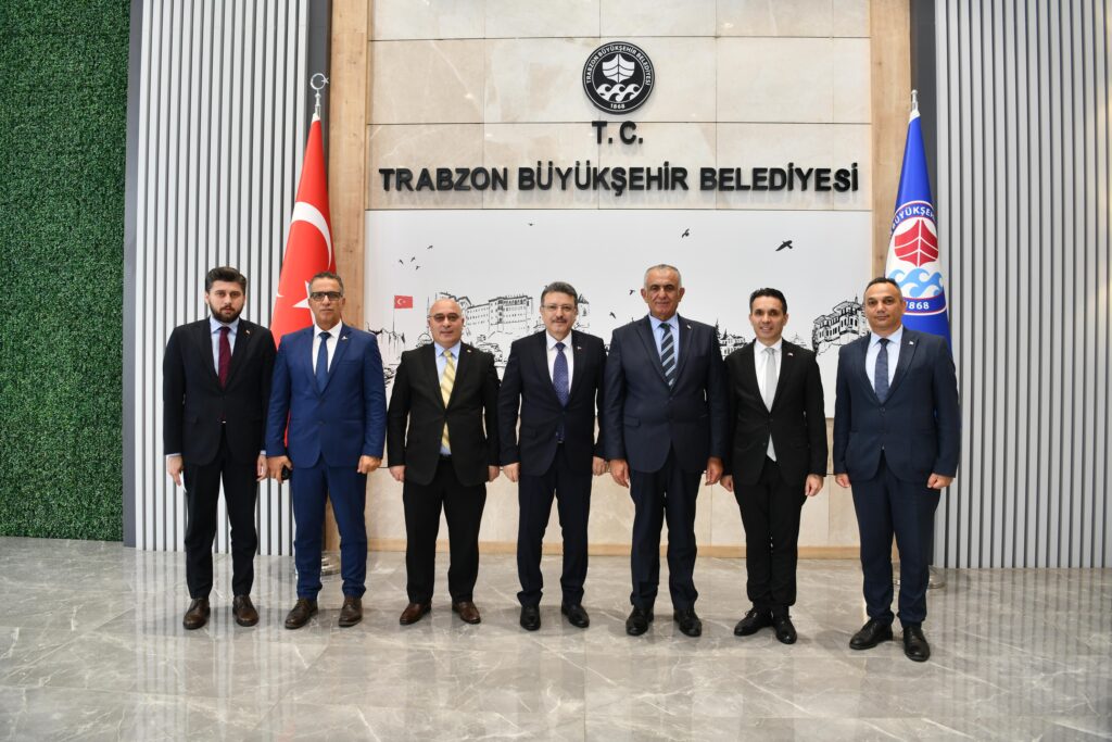 Milli Eğitim Bakanı Çavuşoğlu Trabzon’da resmi temaslarda bulunuyor