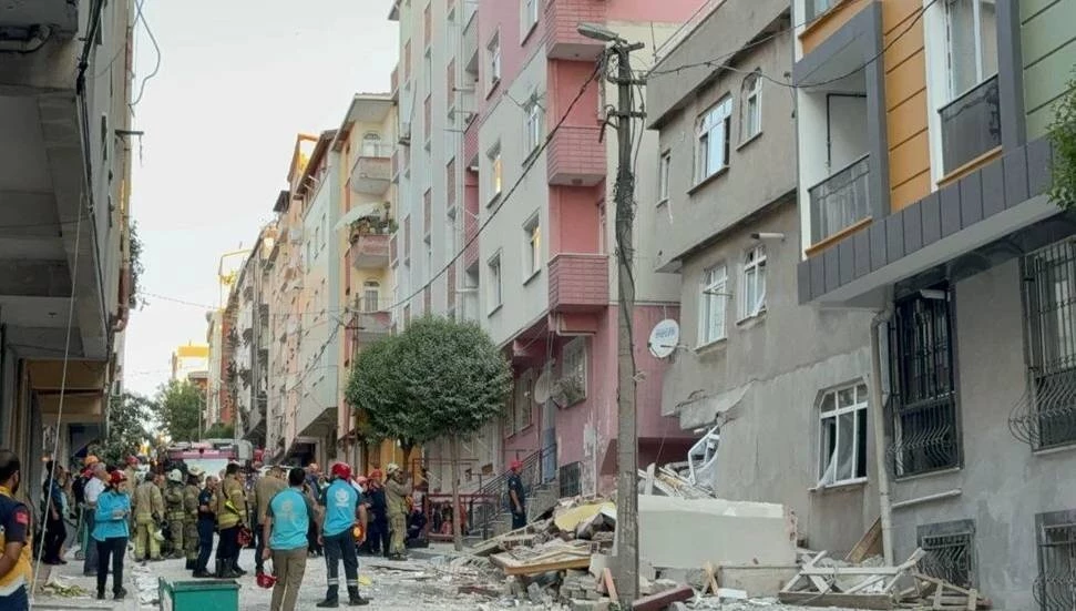 İstanbul’da bina çöktü: Ölen, yaralanan ya da enkaz altında kalan yok