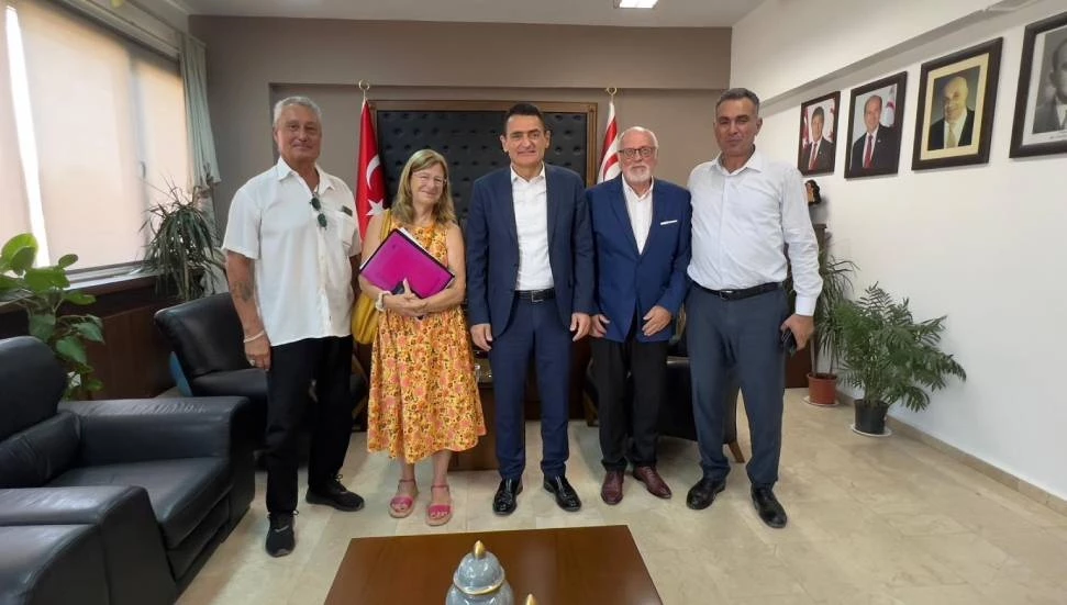 Dursun Oğuz, taşınmaz mal sahibi yabancılarla bir araya geldi