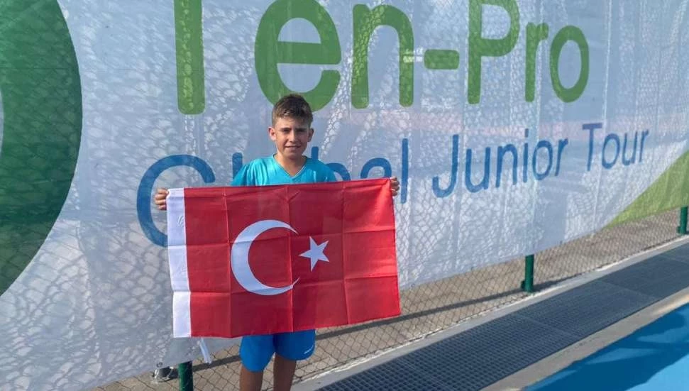Asım Aras Astan’dan Ten-Pro Turnuvası’nda çifte yarı final başarısı