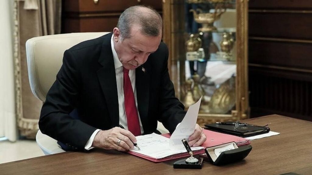 Erdoğan’ın bazı bakanlık ve kamu kurumlarına ilişkin atama ve görevden alma kararları Resmi Gazete’de