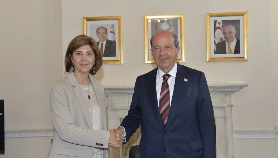 Ersin Tatar-Holguin görüşmesi başladı