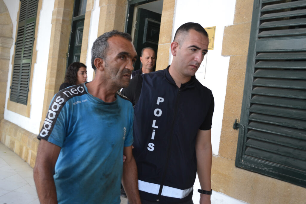 16 yaşındaki kıza para verip taciz etmekle suçlanıyor