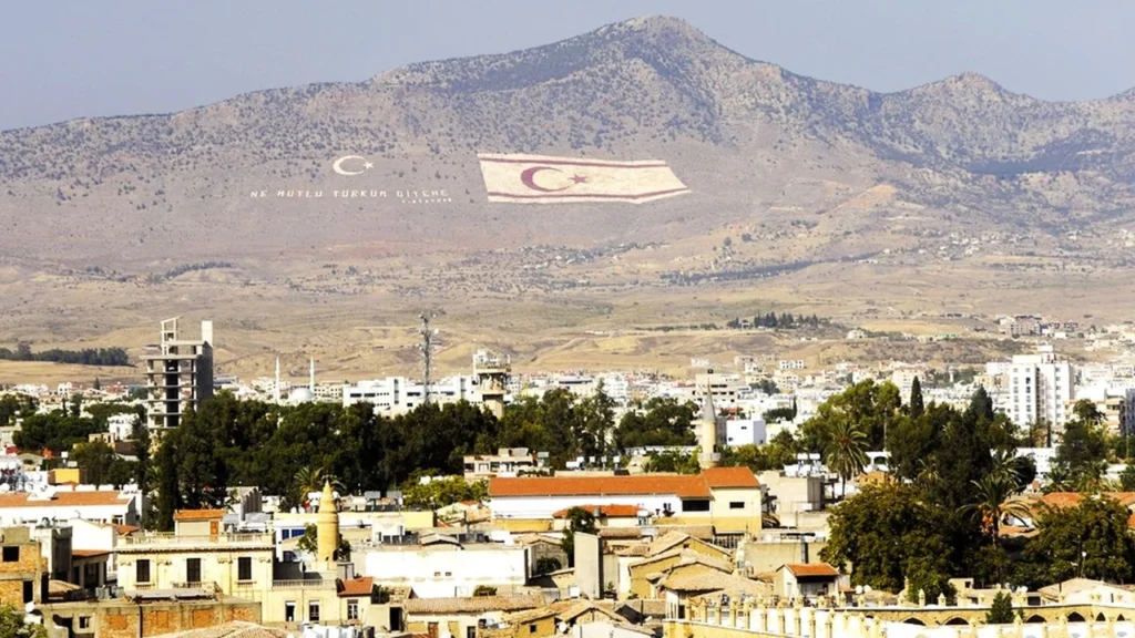 KKTC’deki eski Rum taşınmazlarının ticaretine karıştığı gerekçesiyle bir İsrail tutuklandı