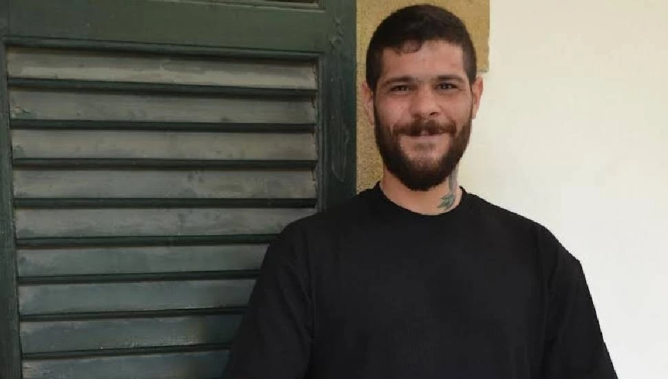 Kendisini yerden kaldırarak yardım eden kişiyi darp etmişti cezaevine gönderildi