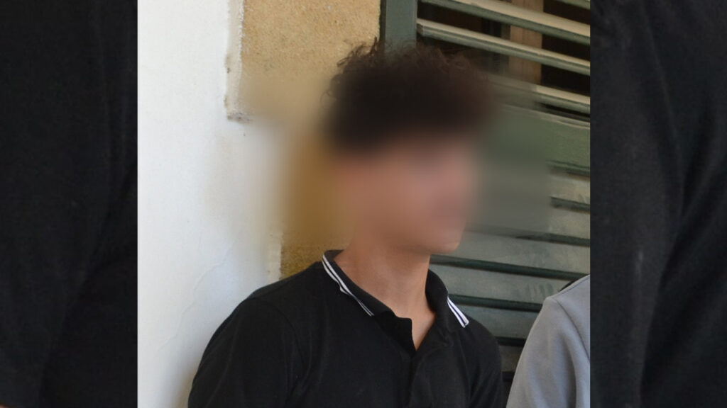 Tekneyle gelen 17 yaşındaki mülteci mahkemeye çıkarıldı!