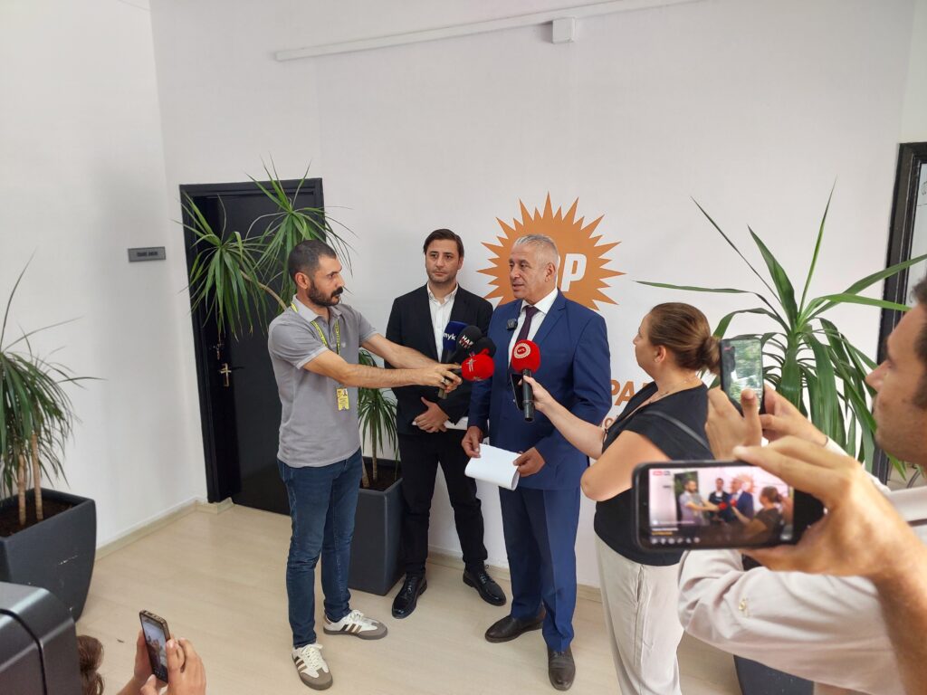 Taçoy, oy kullanacak üye listesine yönelik itiraz dilekçesini UBP’ye sundu