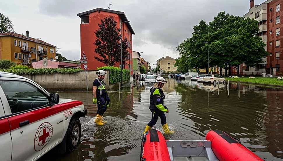 İtalya’da yoğun yağışın yol açtığı sel ve toprak kaymasında 2 kişi kayboldu