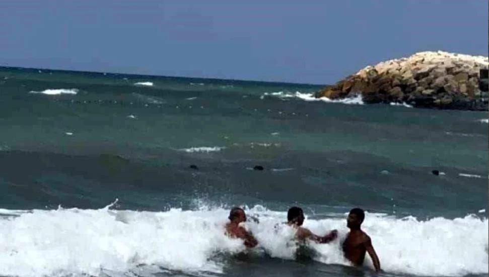 Akdeniz’de boğulma tehlikesi geçiren 2 çocuk kurtarıldı