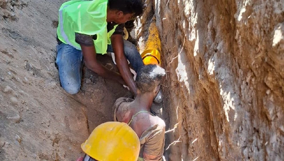 Dereboyu’nda iş kazası: Toprak kayması oldu, göçük altında kalan işçi kurtarıldı