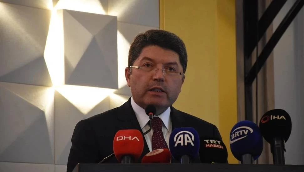 İskele sahilinde bugün caretta carettalar denize bırakılıyor