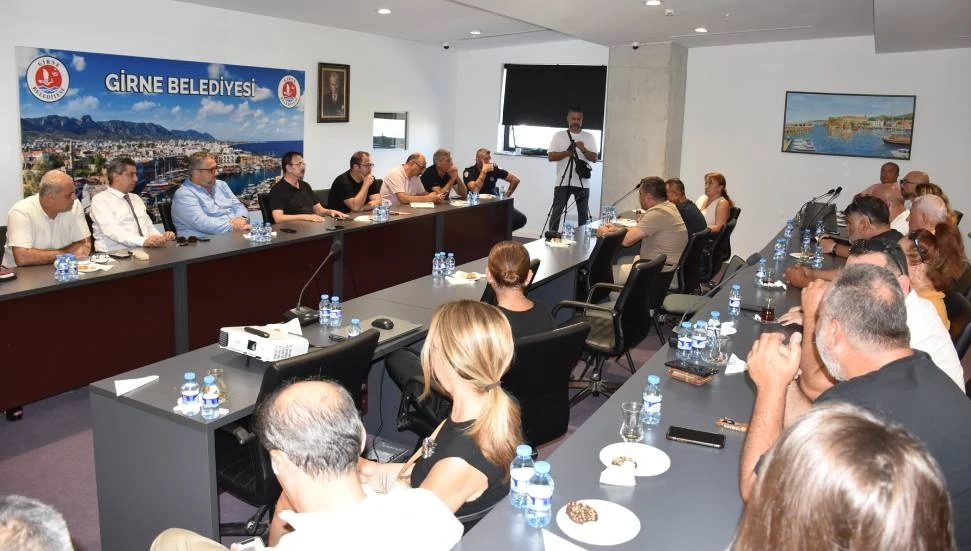 Girne Liman esnafı toplandı, çözüm önerileri görüşüldü