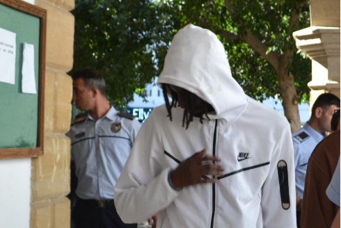 Araba çaldı, kaza yaptı: 521 gündür de kaçakmış!