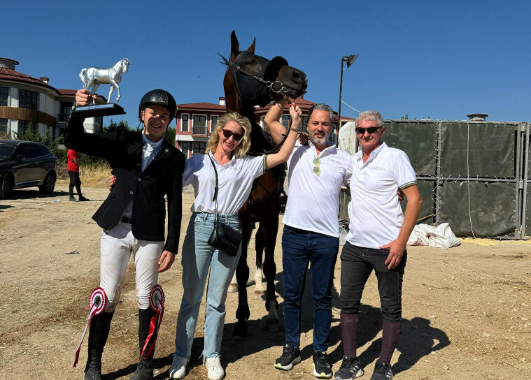 Kıbrıs Türkü Binici Şerif Sandallı, TBMM ve Genelkurmay Başkanlığı Kupası’nda Birinci Oldu