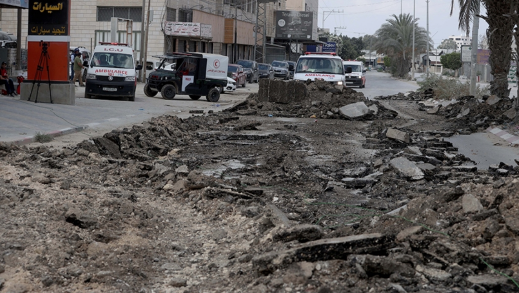 Filistin Kızılayı: İsrail ordusu Batı Şeria’nın Tulkerim kentindeki hastaneleri kuşattı