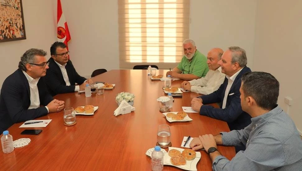 CTP ve AKEL heyetleri, Kıbrıs meselesinin güncel durumunu ele aldı