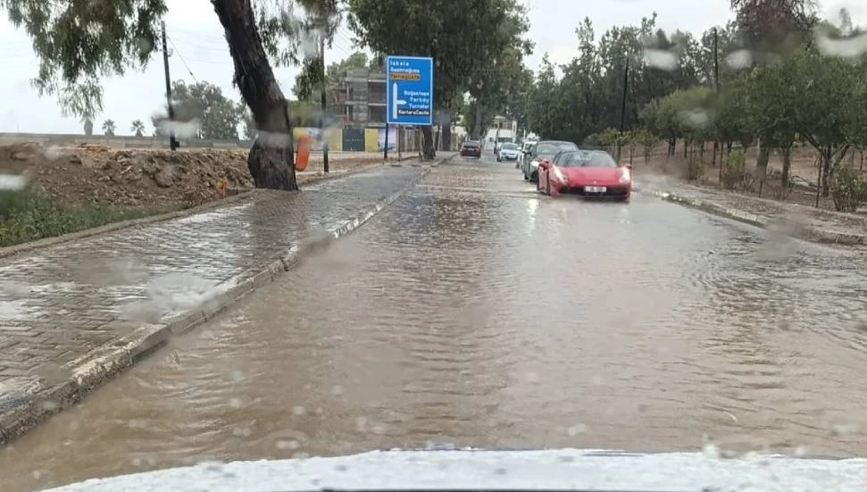 Gazimağusa – İskele ana yolunda sağanak yağış uyarısı: Sürücüler dikkat!