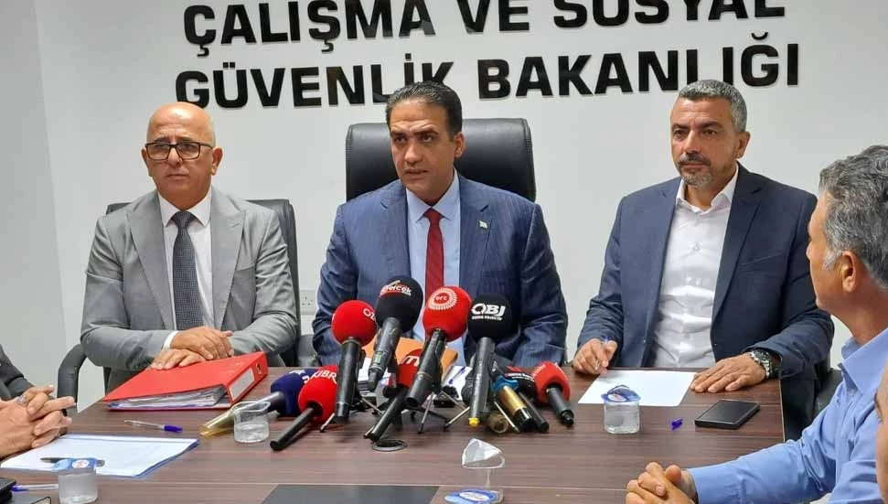 Hür-İş, asgari ücret masasının toplanması için 24 saat süre verdi