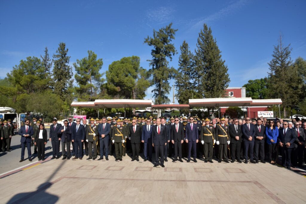 Lefkoşa’da Atatürk Anıtı’nda tören düzenlendi