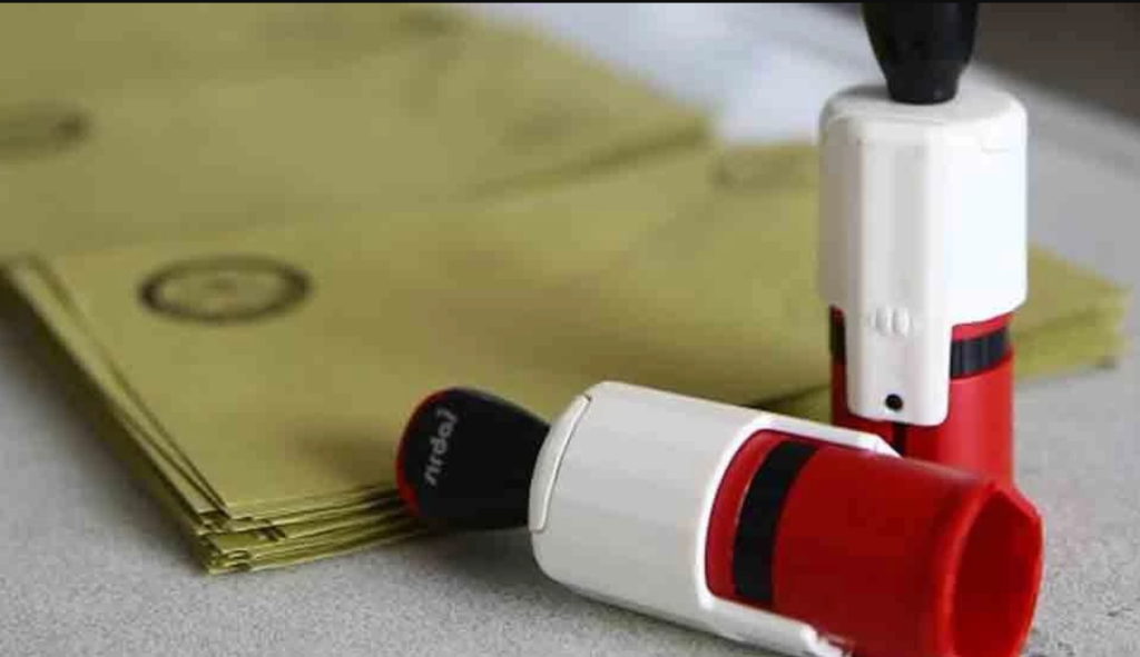 CMIRS anketi: CTP birinci parti olmaya devam ediyor