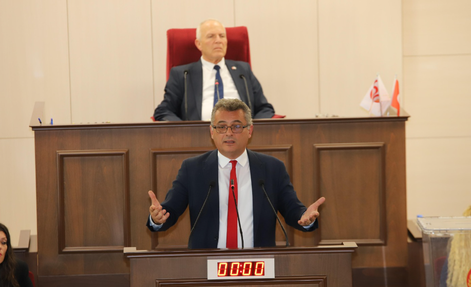 Erhürman: Aklın yolu halktır. Fırsatı verin, halk herkese iyi gelecek